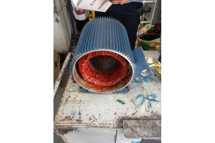 Técnico con experiencia image 3