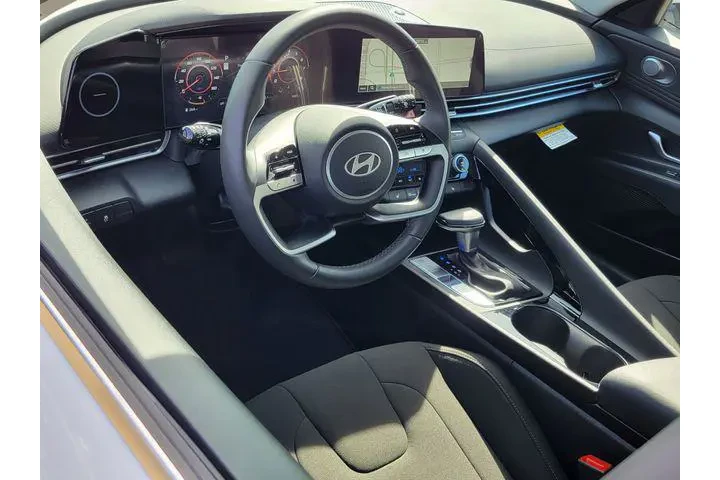 $21829 : Hyundai ELANTRA 2025 SEL Con image 3