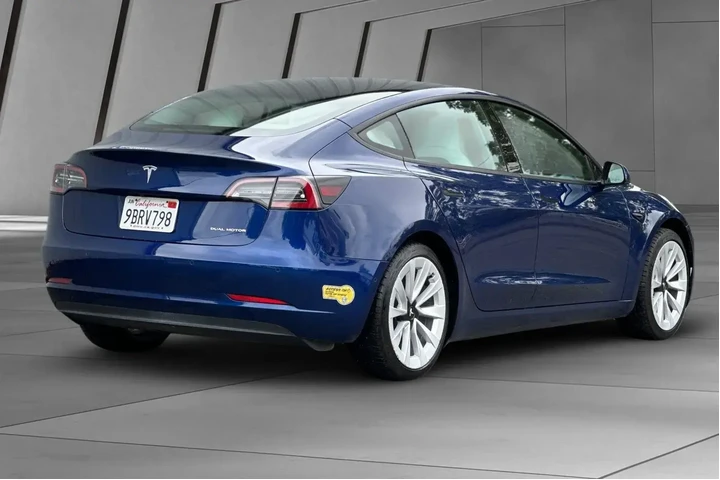 $22300 : Tesla Model 3 2022 AWD Long image 4