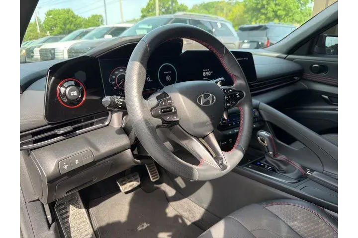 $25443 : Hyundai ELANTRA 2024 N Line image 9