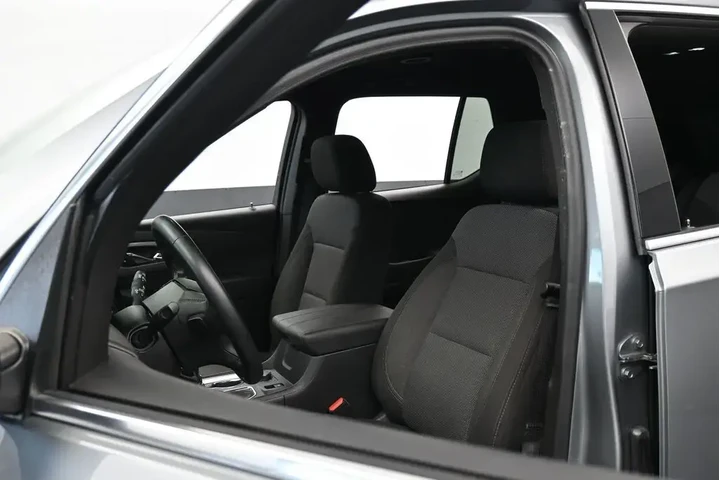 $24391 : Chevrolet Traverse 2023 LT C image 10