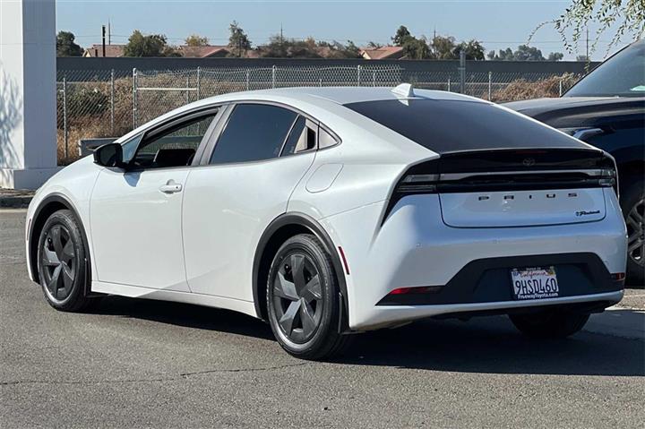 $32750 : Prius Prime SE image 7