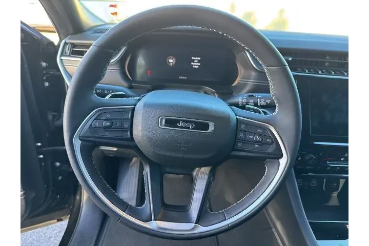 $33000 : Jeep Grand Cherokee L 2023 4 image 9