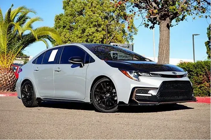 $18850 : Toyota Corolla 2022 XSE 4dr image 2