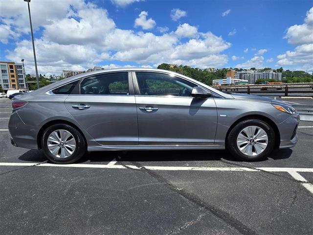 $10995 : 2018 HYUNDAI SONATA HYBRID image 8