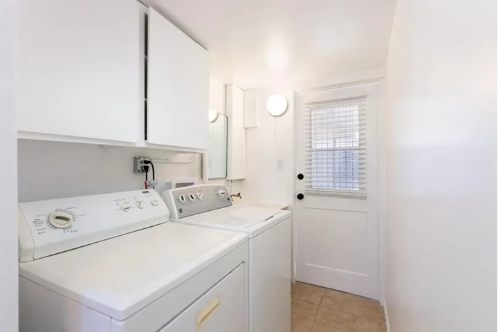 $2480 : 3Bed 2Bath in West Adam’s LA image 9