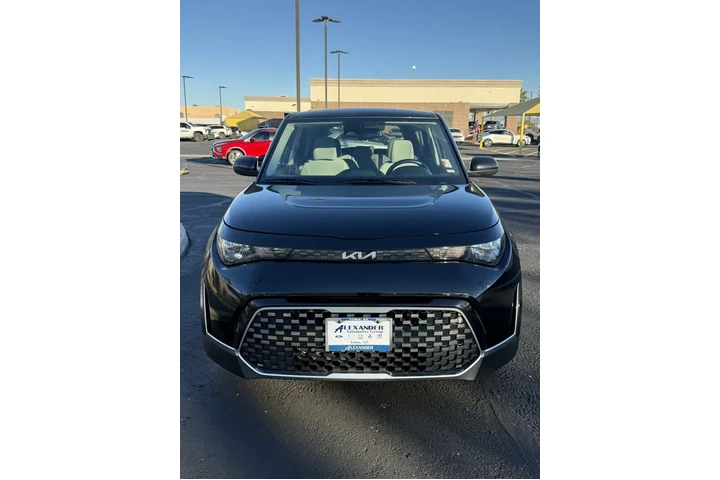 $16938 : Kia Soul 2023 EX 4dr Crossov image 2