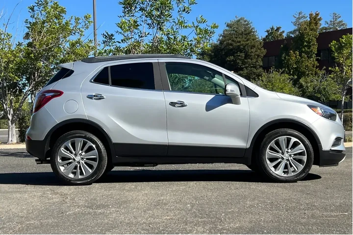 Buick Encore 2018 Preferred image 2