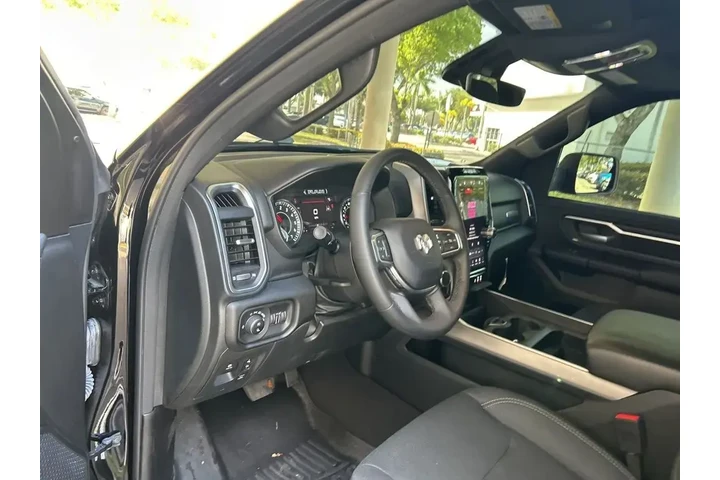 $37781 : Ram 1500 2025 4x2 Big Horn 4 image 6