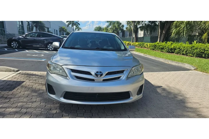$9500 : Toyota Corolla L image 3