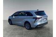 $39750 : Toyota Sienna 2025 LE 8-Pass thumbnail