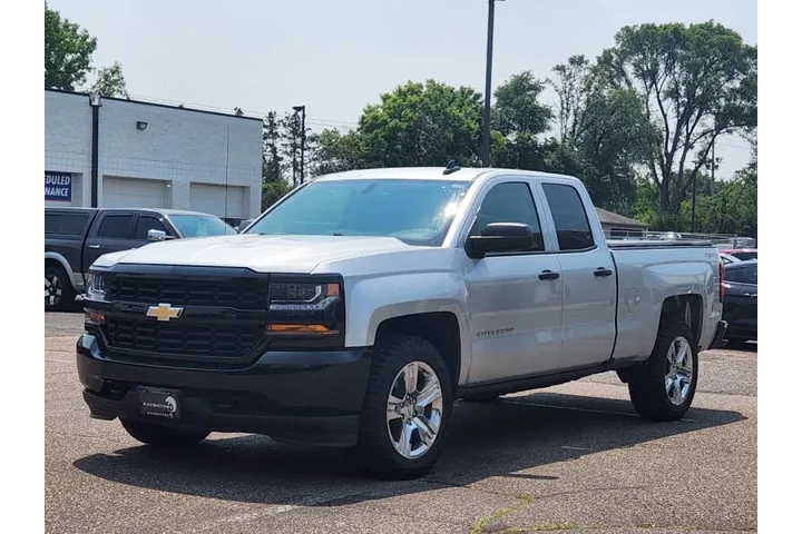 $15954 : 2017 Silverado 1500 Custom image 7