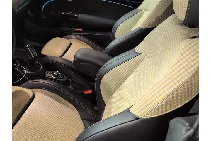 $31352 : MINI Convertible 2023 Cooper image 6