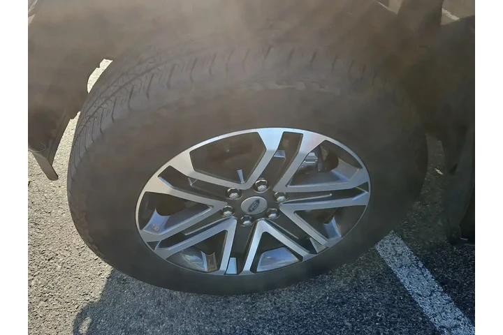 $35900 : Ford F-150 2023 4x4 Lariat 4 image 3
