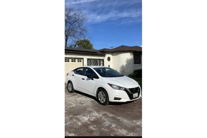 $6500 : 2021 Nissan Versa image 1