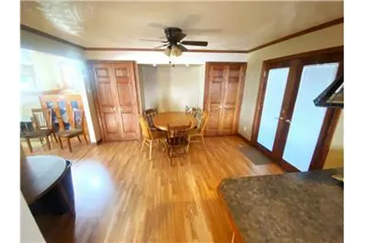 $1250 : Rental property with 3 bedro image 6