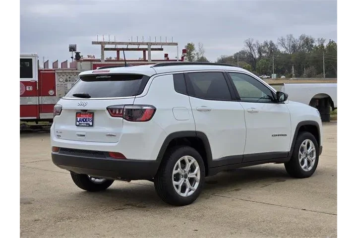 $30990 : Jeep Compass 2026 4x4 Latitu image 4