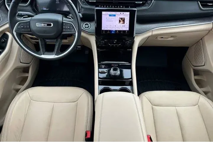 $31000 : Jeep Grand Cherokee 2022 4x4 image 6