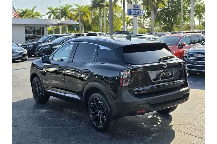 $23990 : Nissan Kicks 2025 SR 4dr Cro image 4