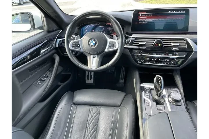 $64177 : BMW 5 Series 2023 AWD M550i image 9