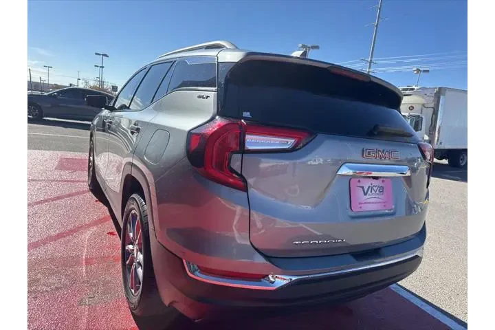 $25032 : GMC Terrain 2024 SLT 4dr SUV image 10