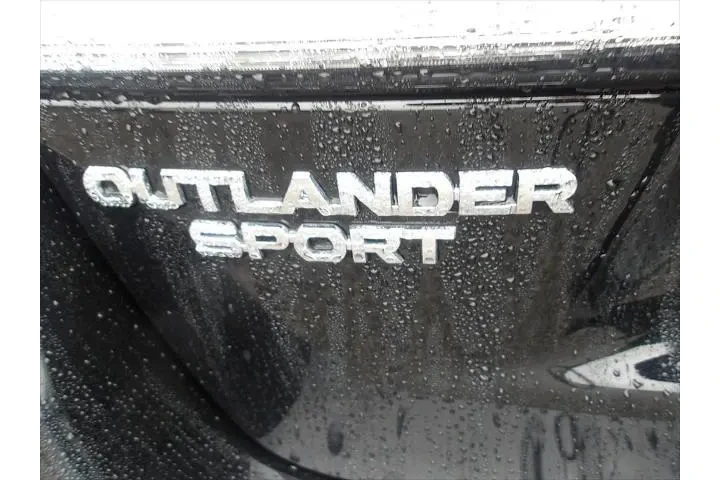 $23201 : Mitsubishi Outlander Sport 2 image 10