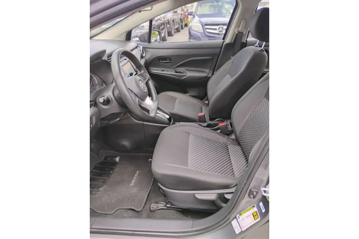 $7900 : 2020 Versa S image 10