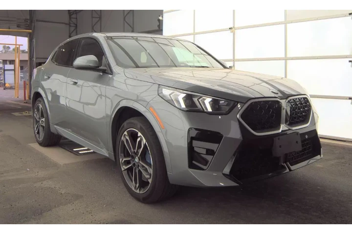 $36477 : BMW X2 2025 AWD xDrive28i 4d image 3