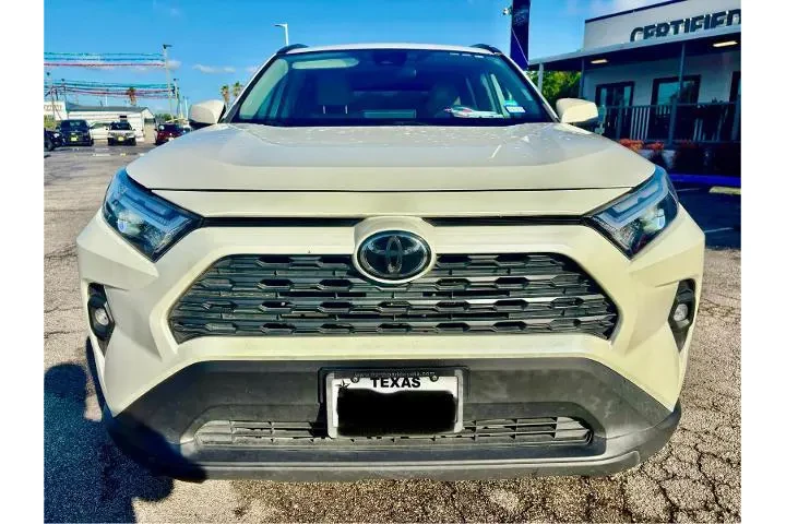 $29773 : Toyota RAV4 2022 XLE Premium image 8