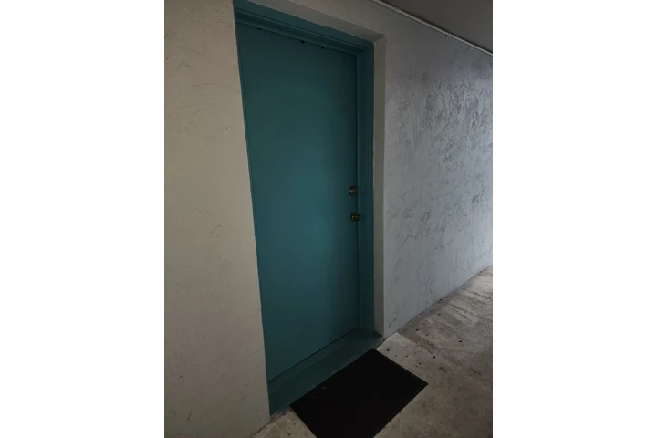 $800 : SE RENTA UN CUARTO  MUJER SOLA image 4