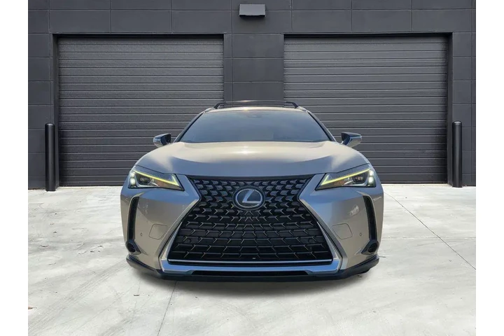 $17900 : Lexus UX 200 2019 4dr Crosso image 2