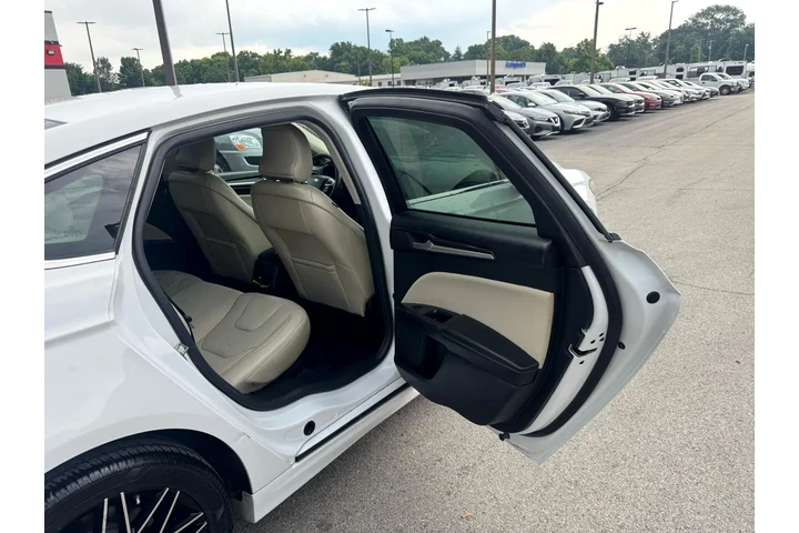 $9980 : 2018 Fusion Hybrid Titanium F image 9