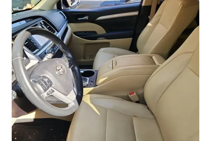 $20991 : Toyota Highlander 2017 XLE 4 image 5