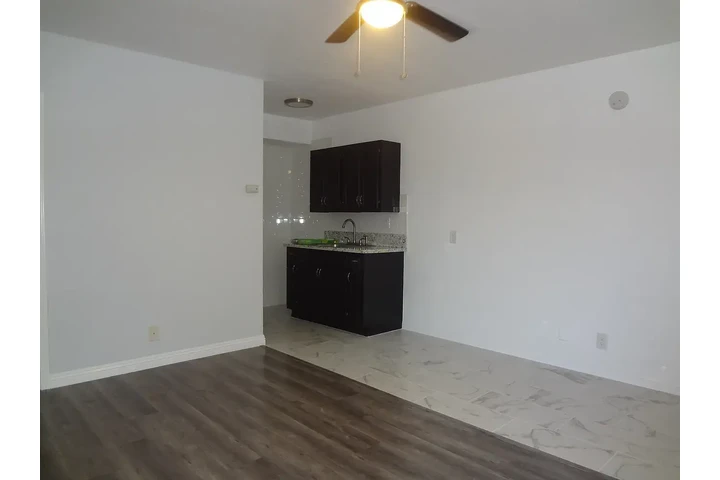 $825 : Family Homes available image 2