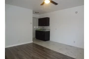 $825 : Family Homes available thumbnail