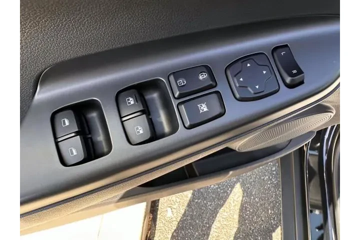 $18999 : Hyundai KONA 2023 AWD SEL 4d image 9
