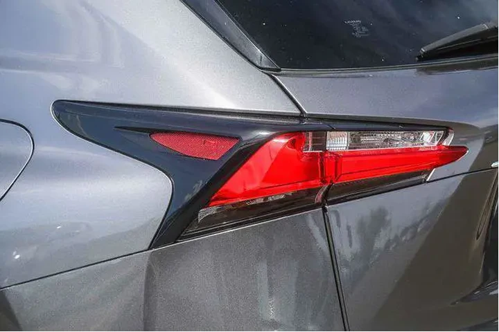 $18491 : Lexus NX 200t 2017 4dr Cross image 10