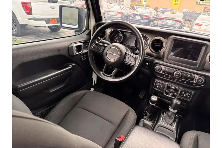 Jeep Wrangler Unlimited image 3