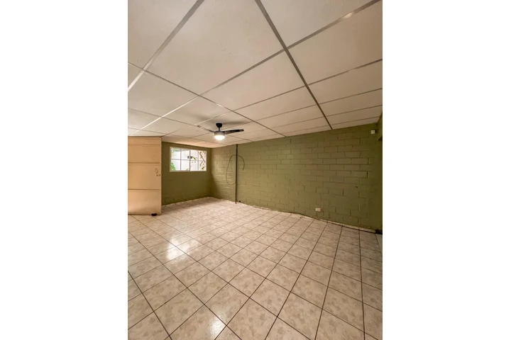 $135000 : Casas en venta Santa Ana SV image 4