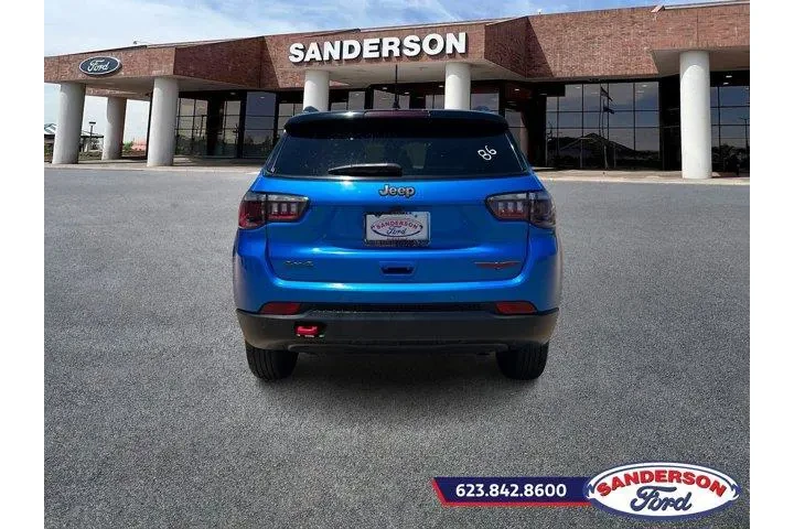 $19888 : Jeep Compass 2023 4x4 Trailh image 4