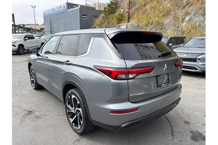 $27388 : Mitsubishi Outlander 2024 AW image 5