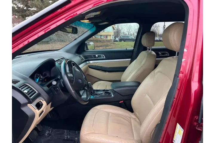 $12997 : 2017 Explorer XLT image 7