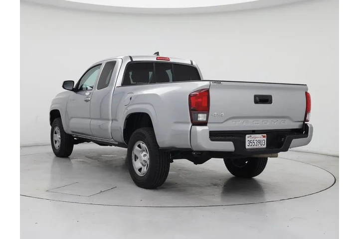 $29998 : Toyota Tacoma 2023 4x4 SR 4d image 2