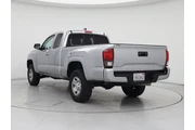 $29998 : Toyota Tacoma 2023 4x4 SR 4d thumbnail