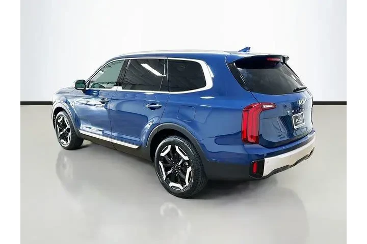 $30912 : Kia Telluride 2023 AWD S 4dr image 5