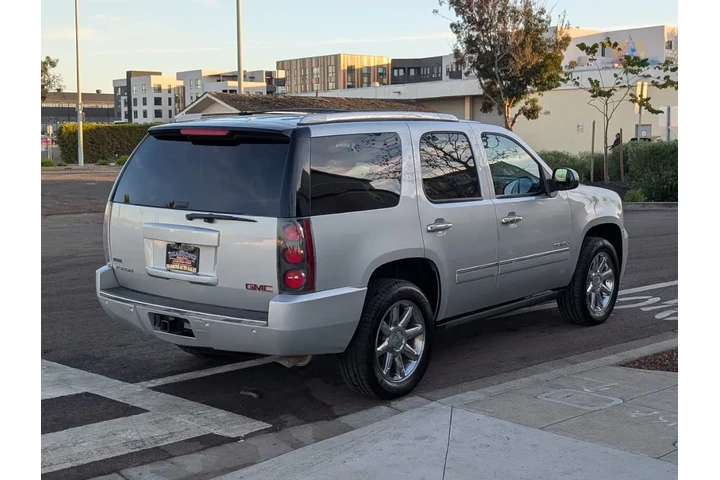 $13988 : 2012 Yukon Denali image 6
