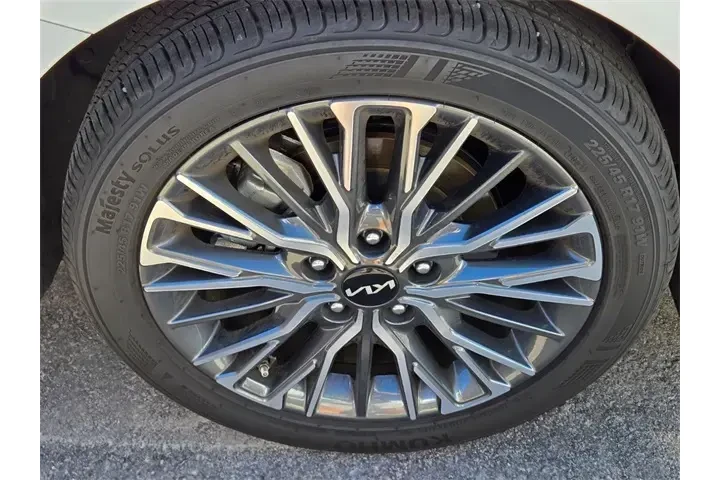 $20550 : Kia Forte 2024 GT-Line 4dr S image 6