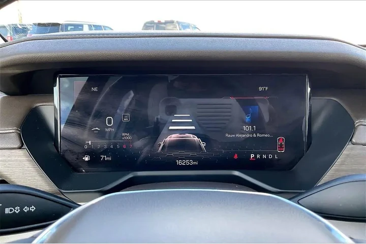 GMC Acadia 2024 Denali 4dr S image 7