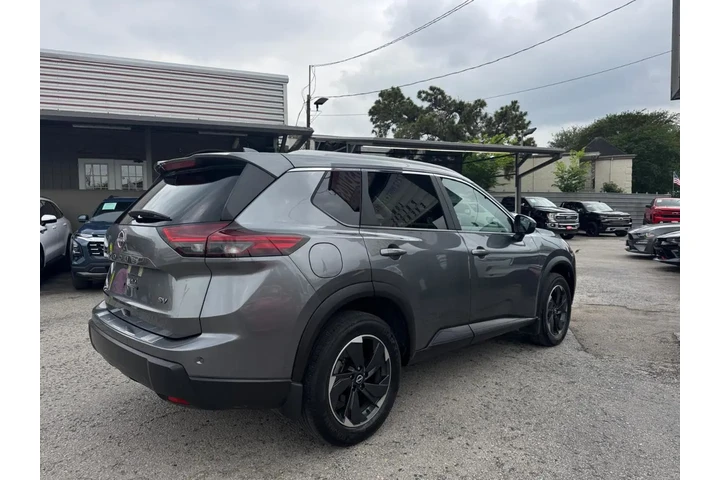 2024 Rogue SV image 1