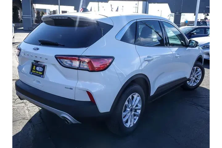 $16880 : Ford Escape 2020 AWD SE 4dr image 8